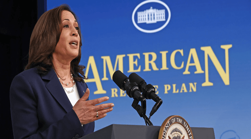 Kamala’s Speech Backfires: Two Ironic Lines Spark Widespread Buzz