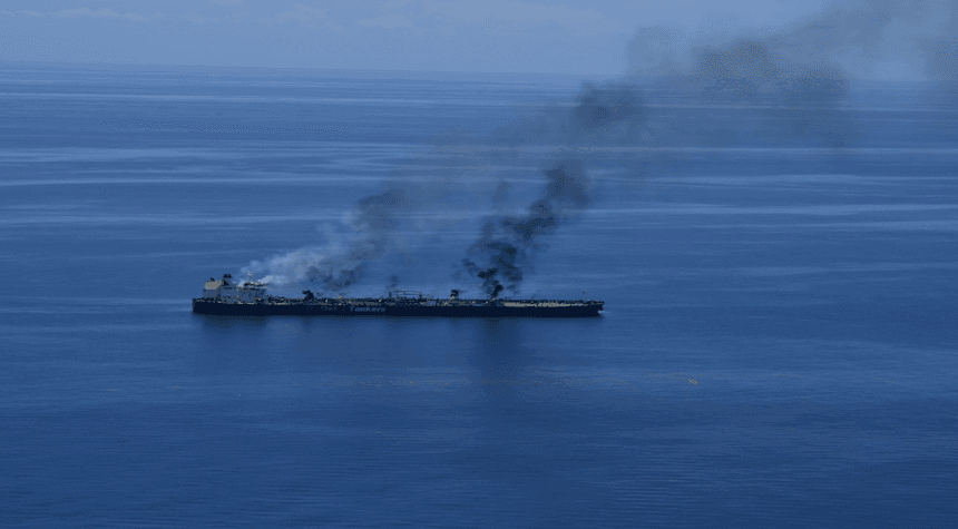 Pentagon Warns: Damaged Red Sea Tanker May Be Leaking Oil, Posing Major Environmental Threat